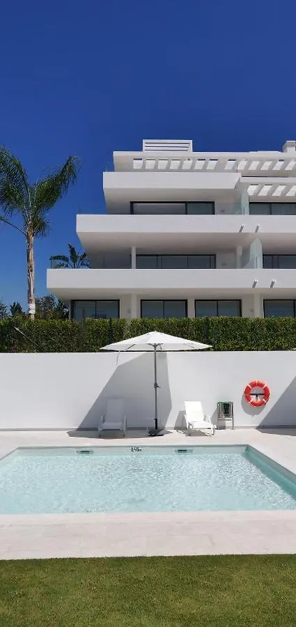 아파트 Marbella Golf & Sea Lodge 에스테포나